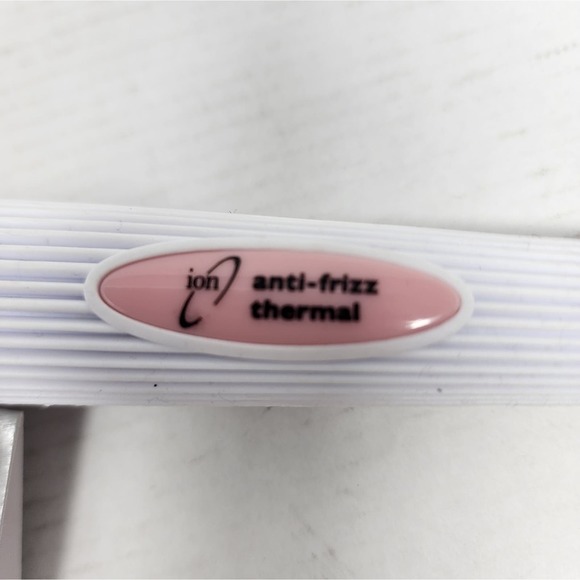 Sally Beauty New Ion Smoothing Thermal Vent Brush Professional Styling Brush NWT - Picture 3 of 5